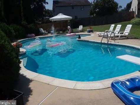 112 Cranford Ct, West Deptford NJ 08096-4200 exterior