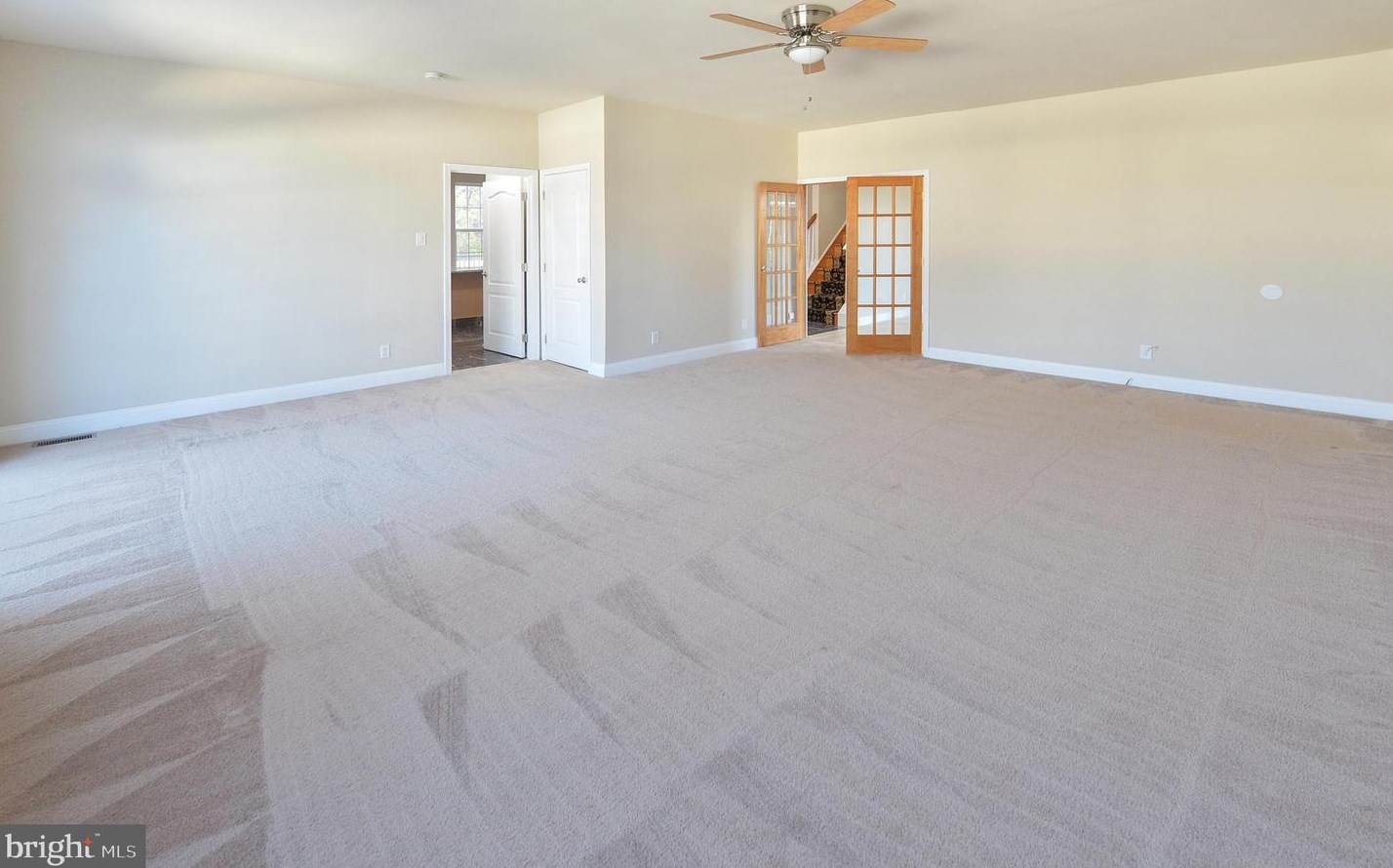 246 Sickle Ln, West Deptford NJ  08096-3746 exterior