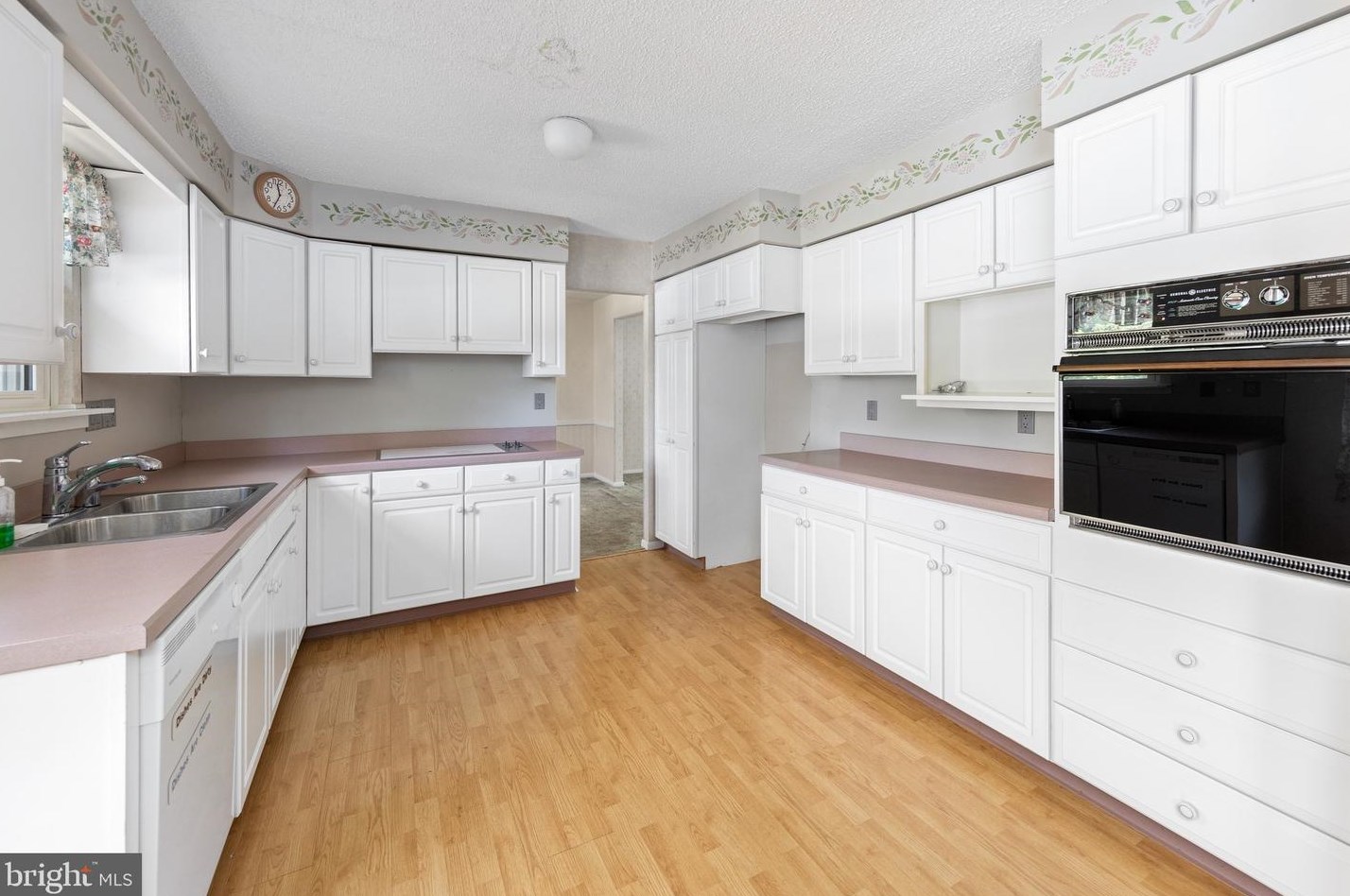 1 Lauderdale Rd, West Deptford NJ 08096-3938 exterior