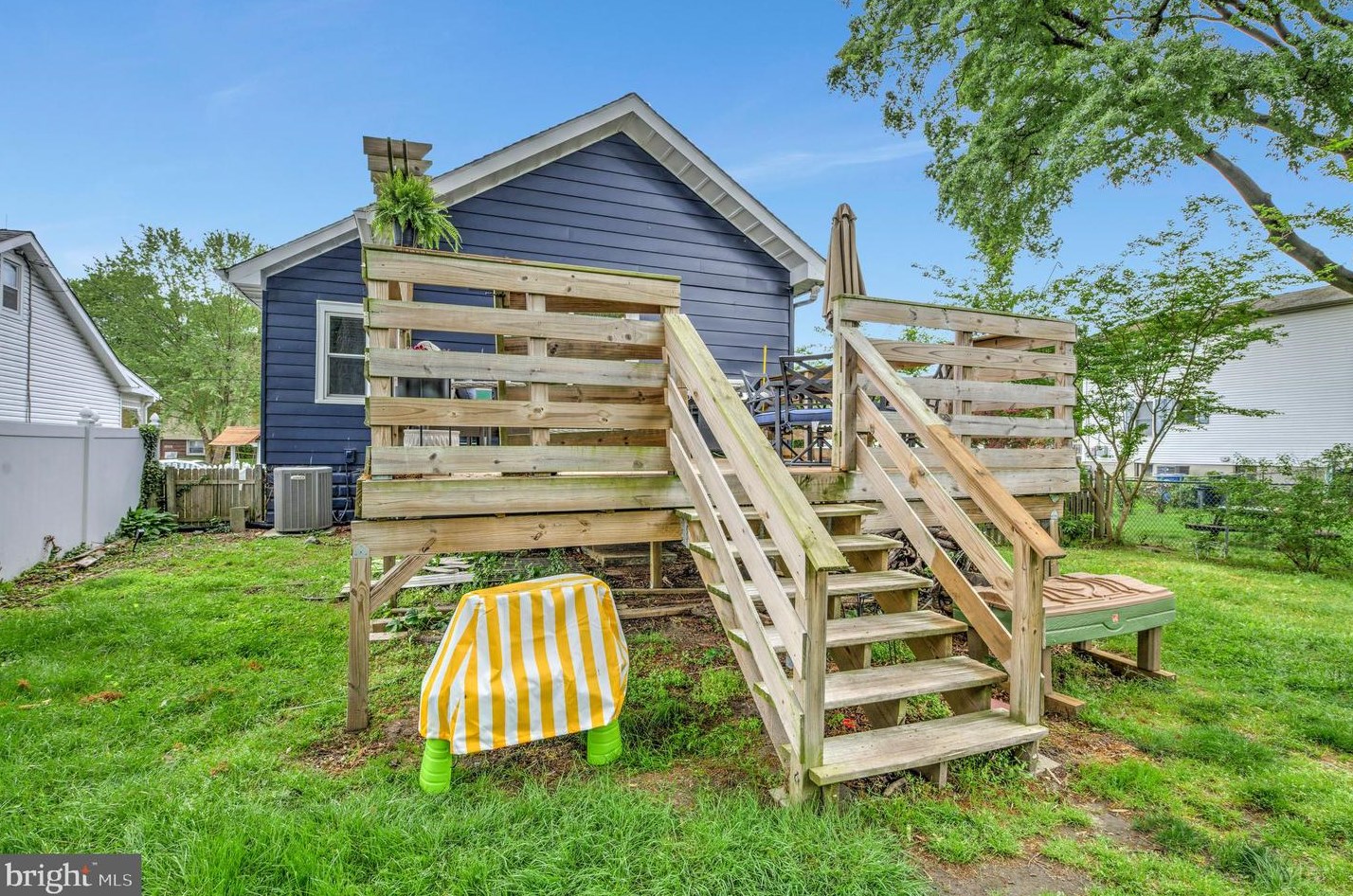 51 Elberne Ave, West Deptford NJ 08093-1715 exterior