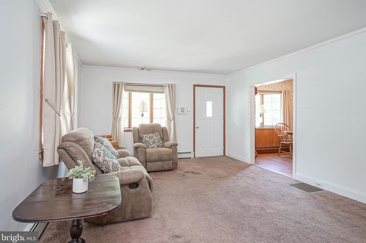 405 Red Bank Ave, West Deptford NJ 08063-1435 exterior