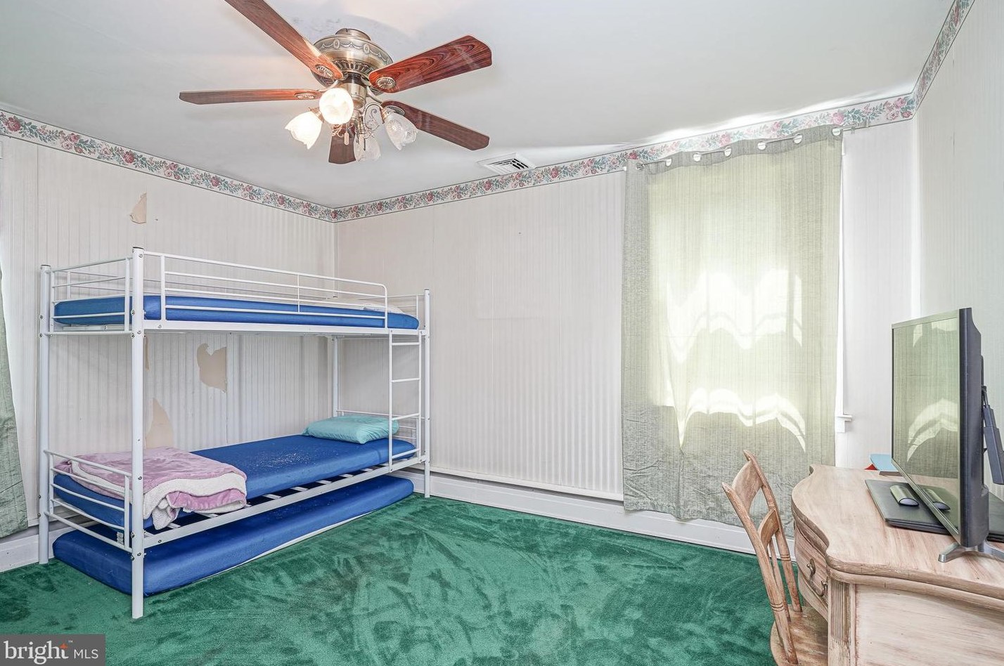 405 Red Bank Ave, West Deptford NJ 08063-1435 exterior