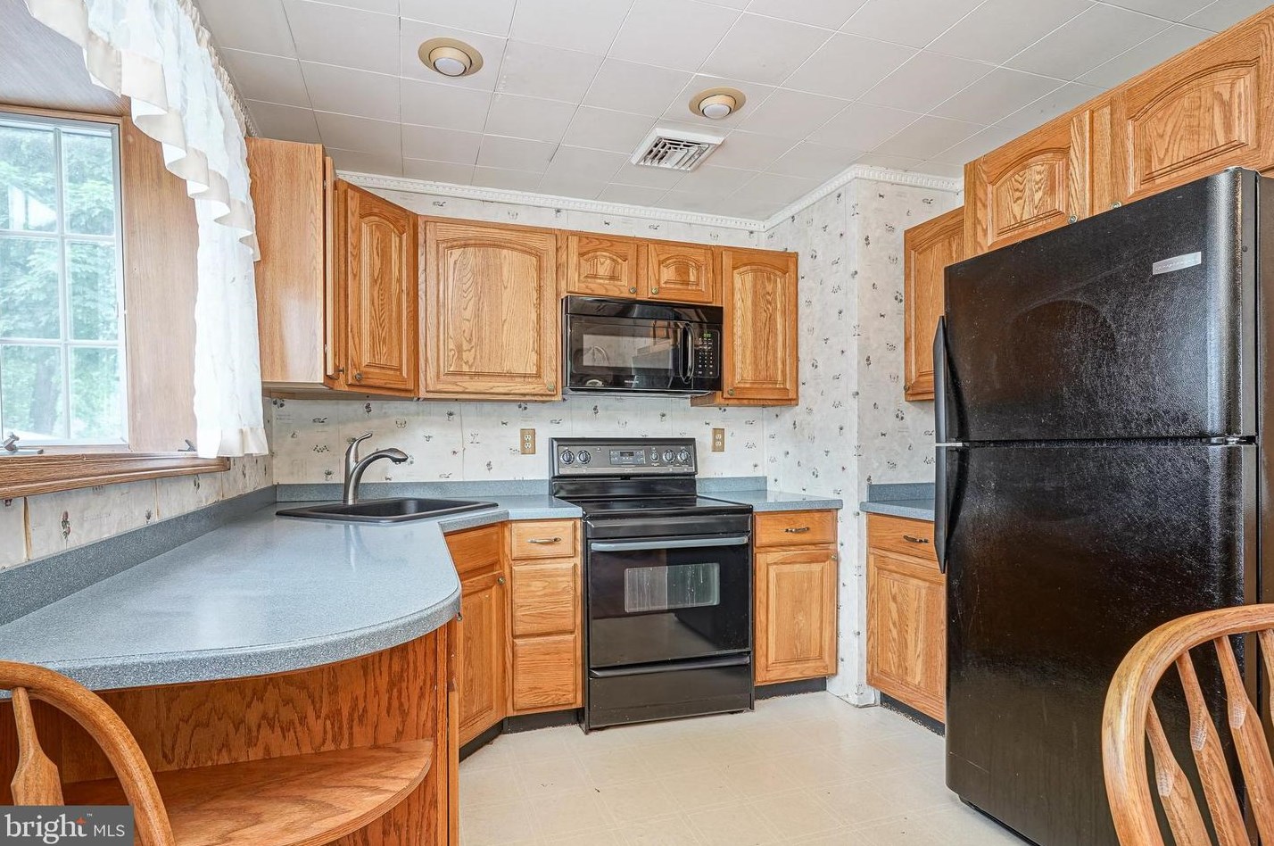 405 Red Bank Ave, West Deptford NJ 08063-1435 exterior