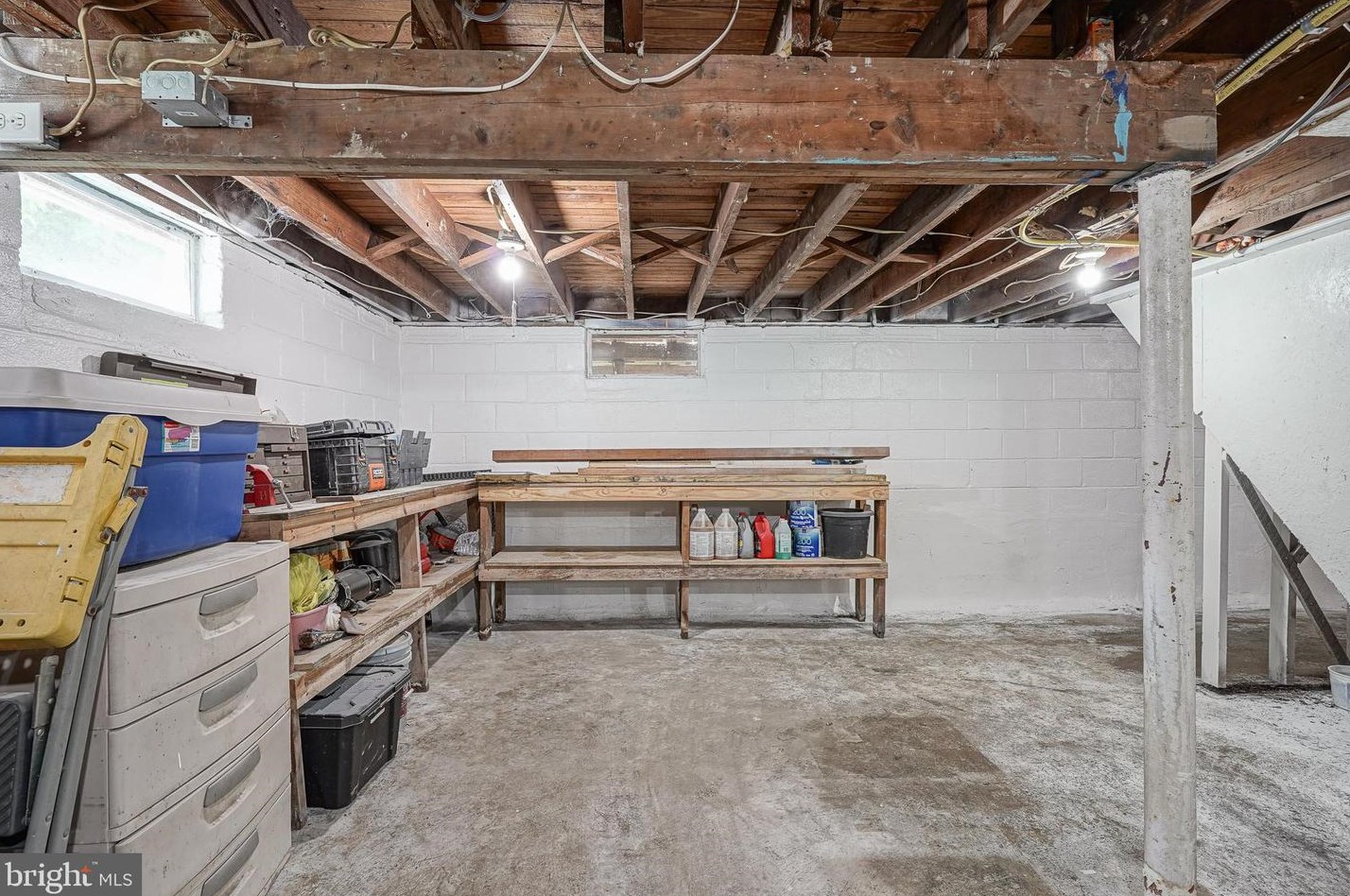 405 Red Bank Ave, West Deptford NJ 08063-1435 exterior