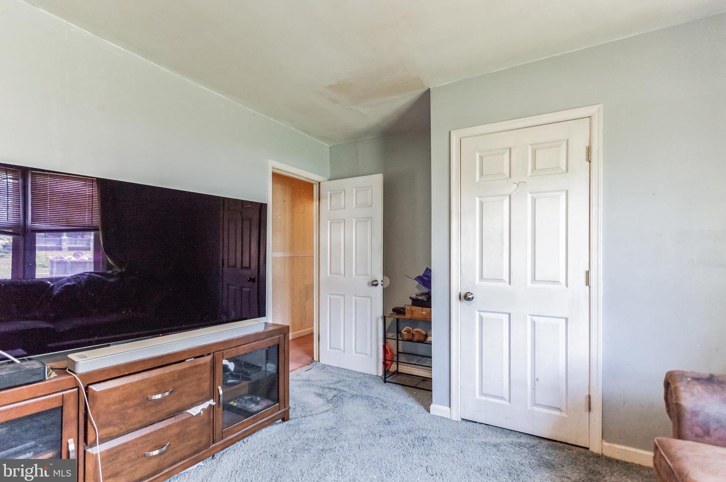 301 Columbia Blvd, West Deptford NJ 08063-1013 exterior