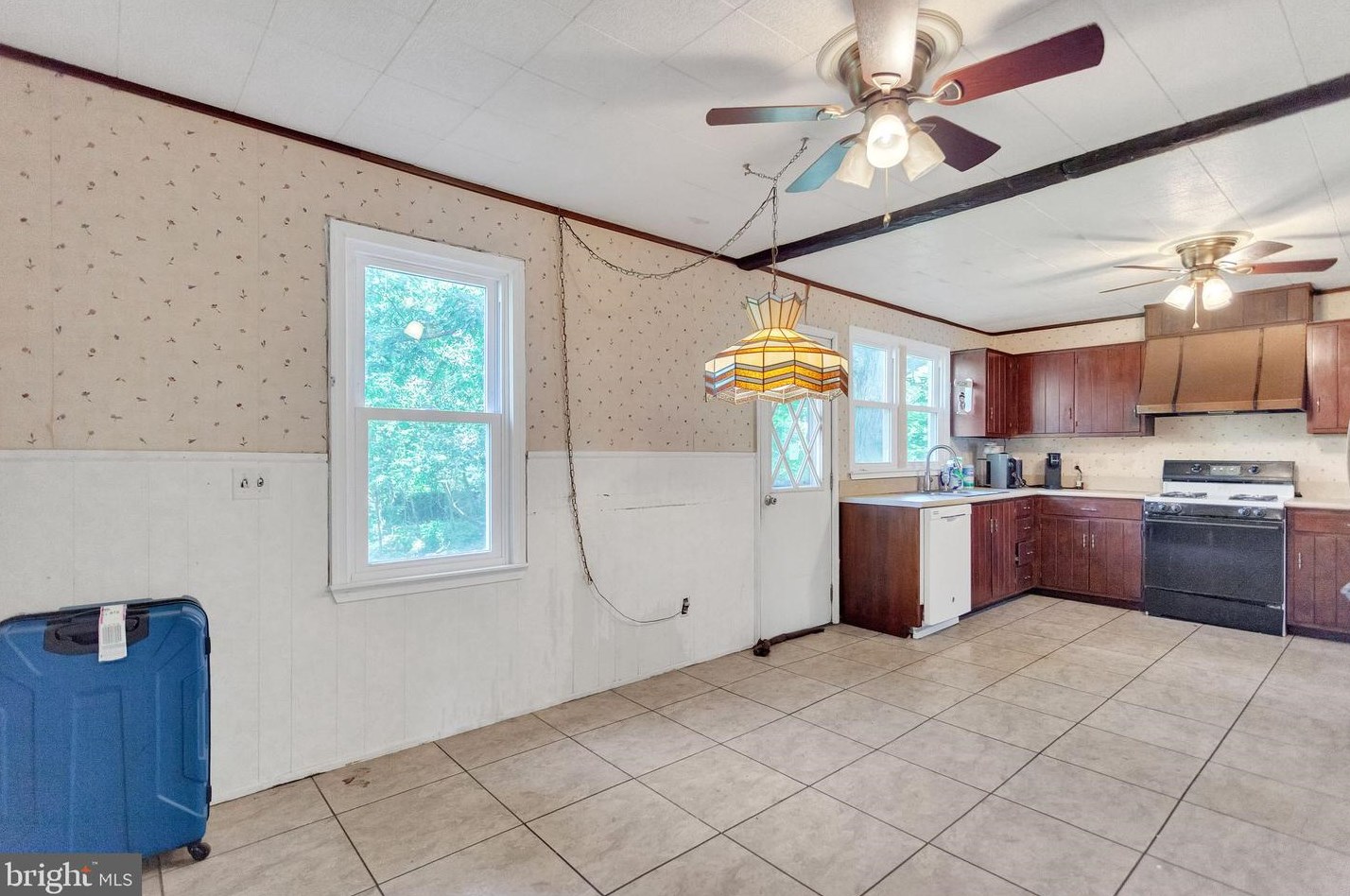 301 Columbia Blvd, West Deptford NJ 08063-1013 exterior