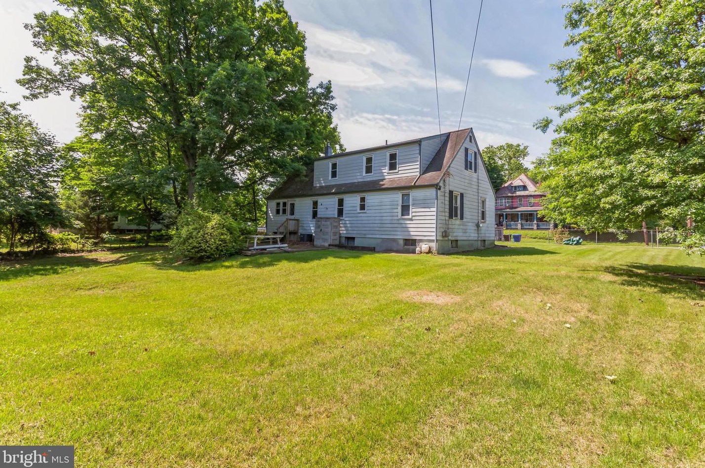 301 Columbia Blvd, West Deptford NJ 08063-1013 exterior