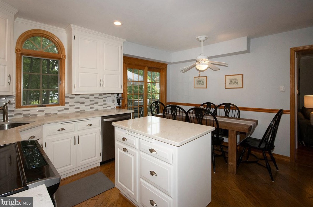 831 Canal St, Blenheim NJ 08012-1033 exterior