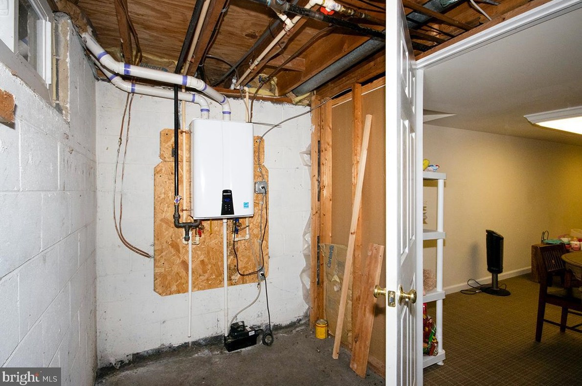 831 Canal St, Blenheim NJ 08012-1033 exterior