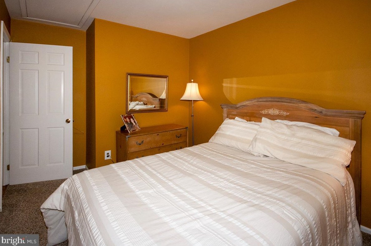 831 Canal St, Blenheim NJ 08012-1033 exterior