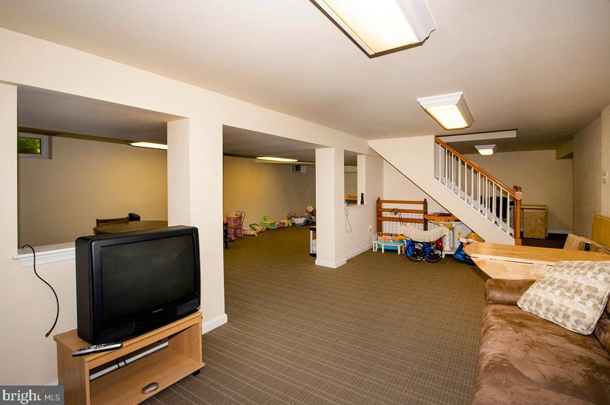 831 Canal St, Blenheim NJ 08012-1033 exterior