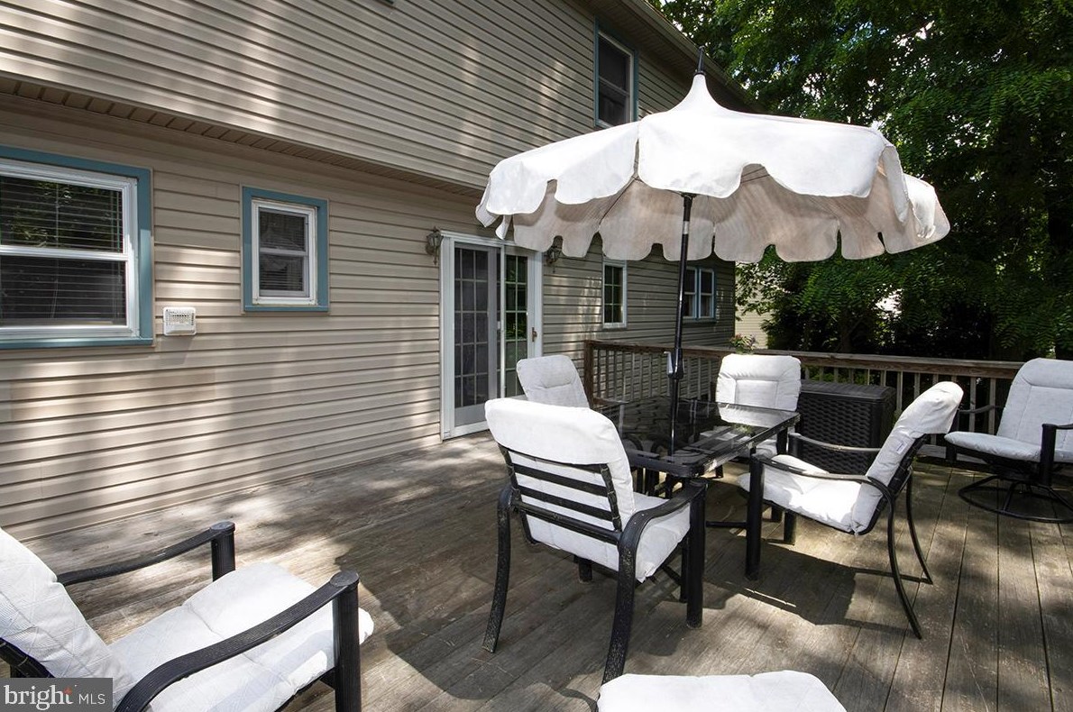 831 Canal St, Blenheim NJ 08012-1033 exterior