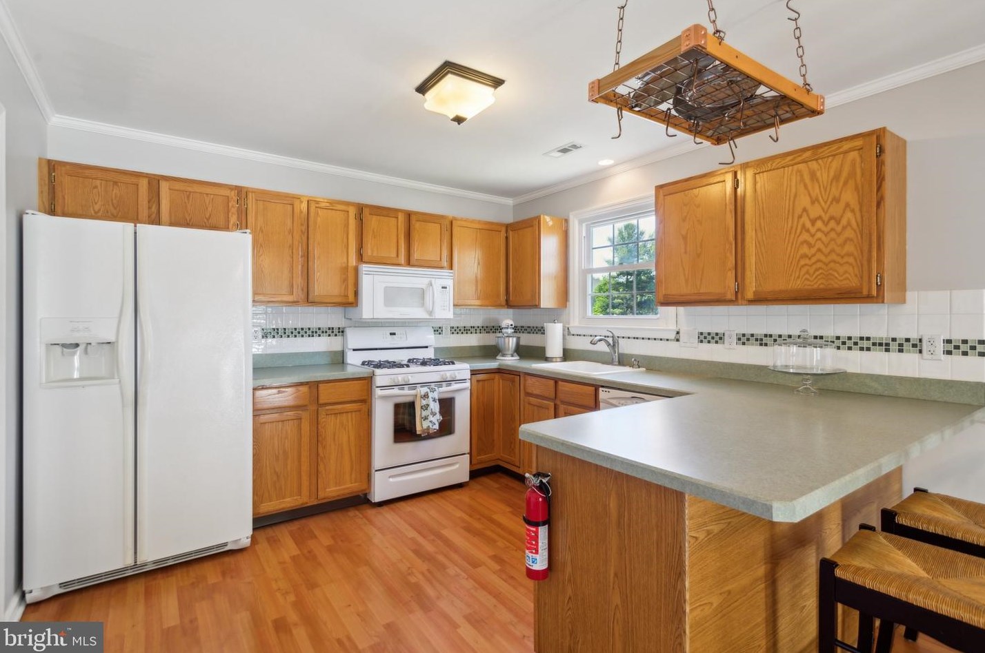 224 Foxboro Dr, Aura NJ 08028-3004 exterior