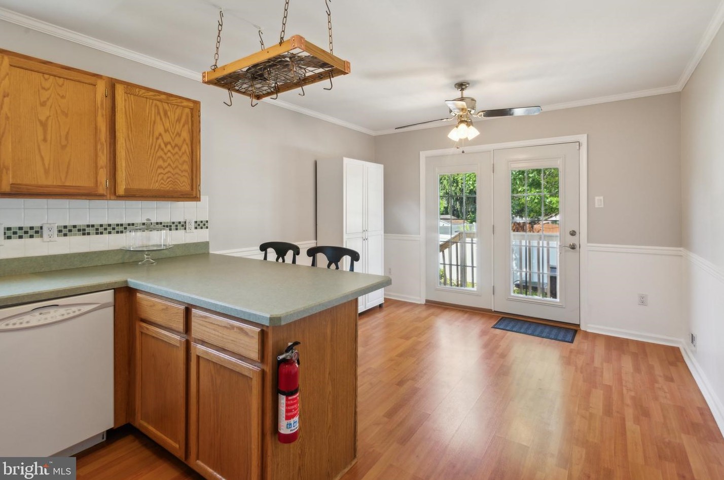 224 Foxboro Dr, Aura NJ 08028-3004 exterior