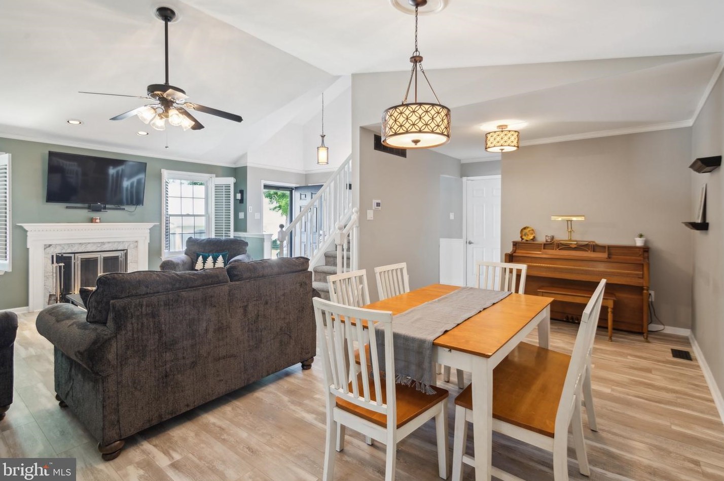 224 Foxboro Dr, Aura NJ 08028-3004 exterior