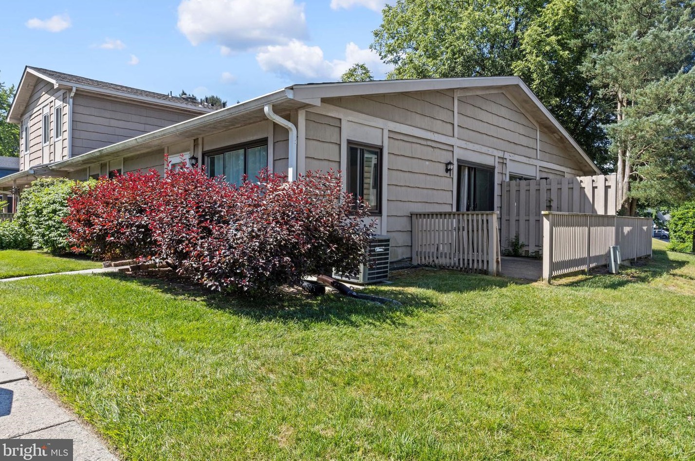 58 Willowwood Ct, West Deptford NJ  08066-2415 exterior