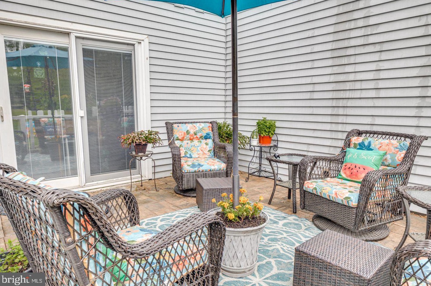 102 Brent Ct, West Deptford NJ  08086-2004 exterior