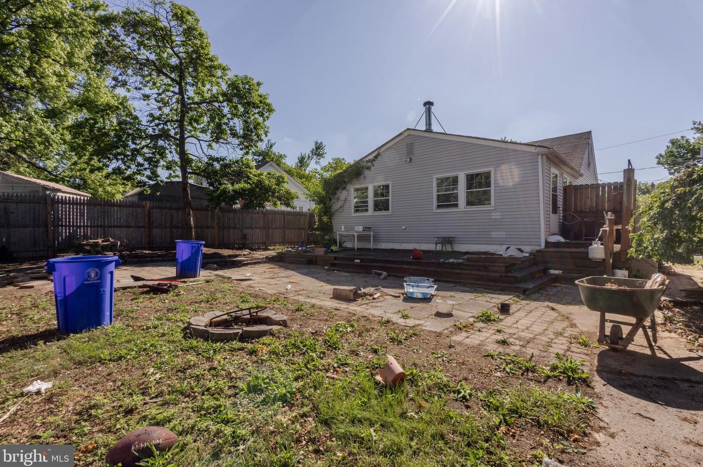 737 Washington Ave, West Deptford NJ 08096-3547 exterior