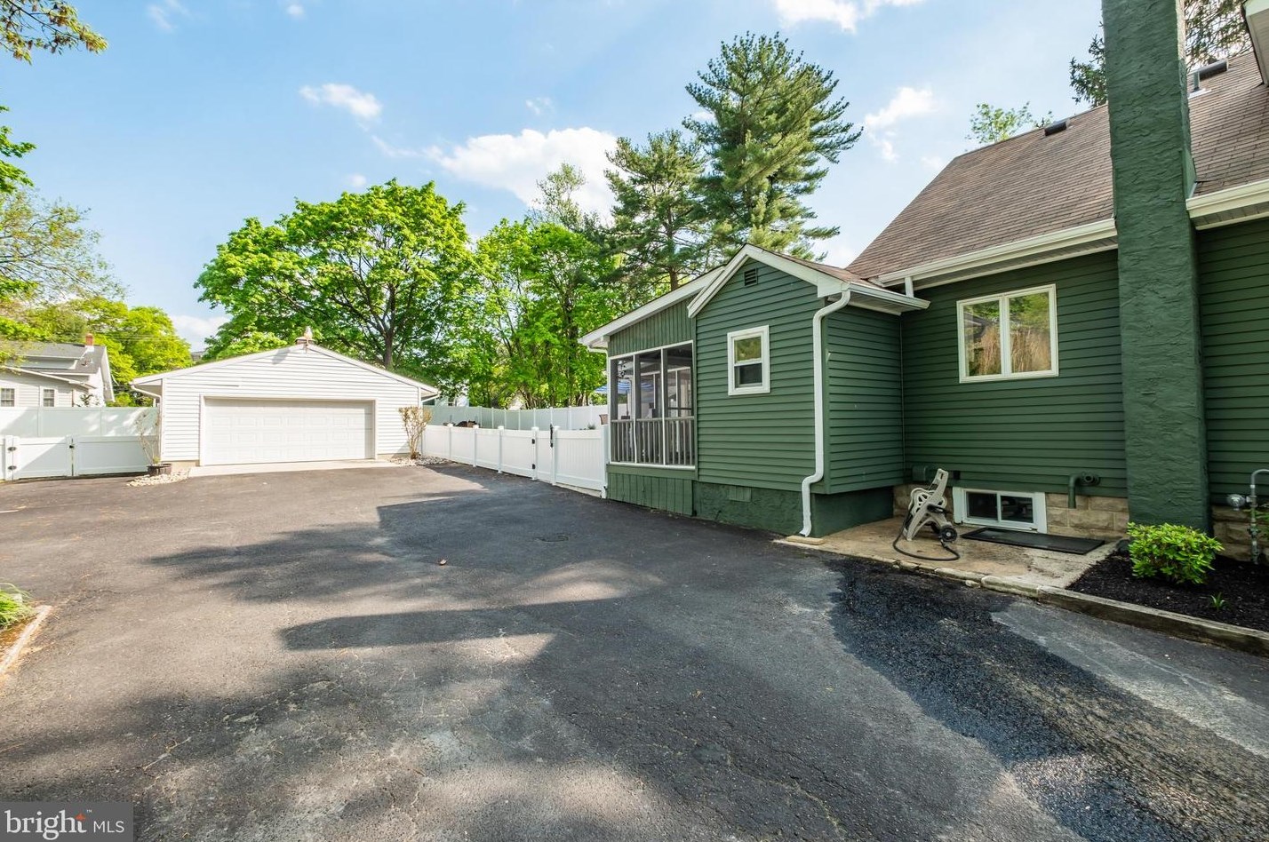 335 Roosevelt Ave, Pitman NJ  08071-1867 exterior