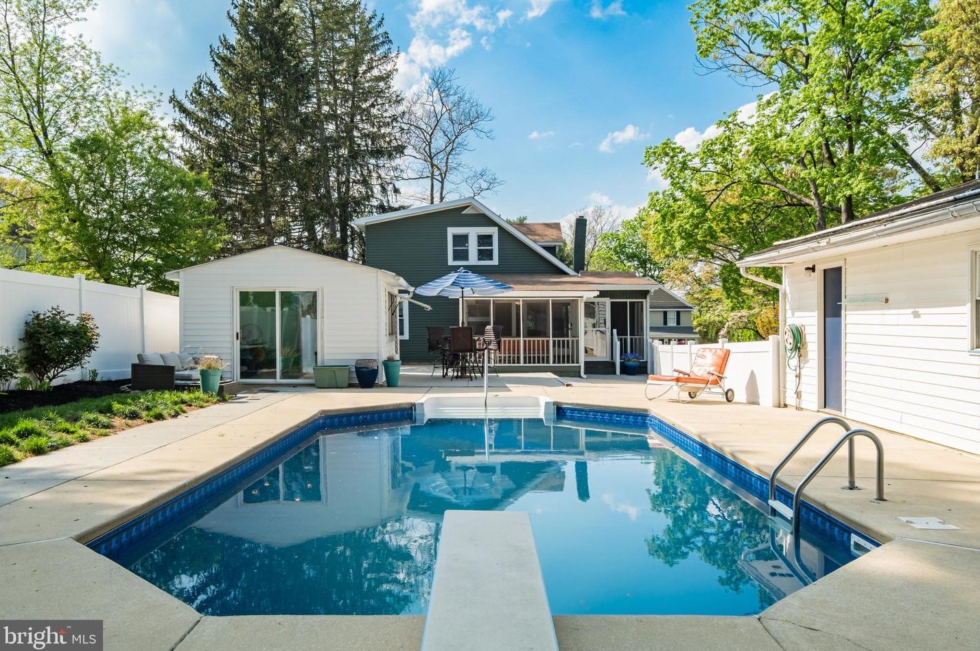 335 Roosevelt Ave, Pitman NJ  08071-1867 exterior