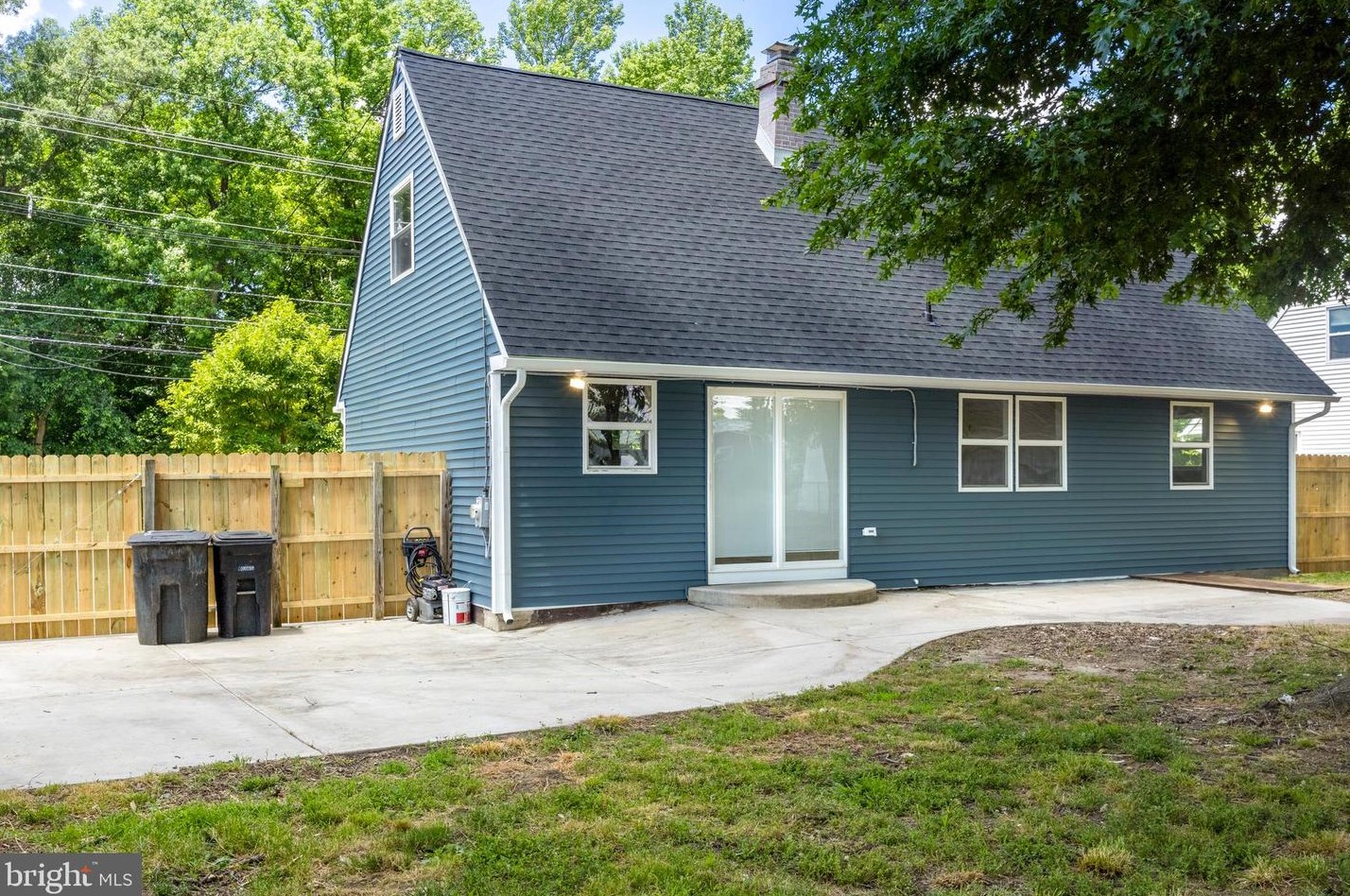 1535 Delsea Dr, West Deptford NJ  08093-1222 exterior