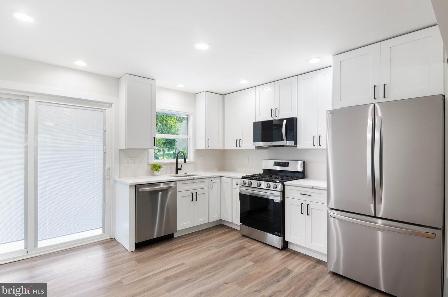 1535 Delsea Dr, West Deptford NJ  08093-1222 exterior