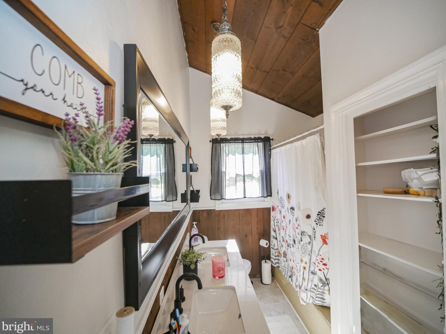 50 Holly Dr, West Deptford NJ  08096-3317 exterior