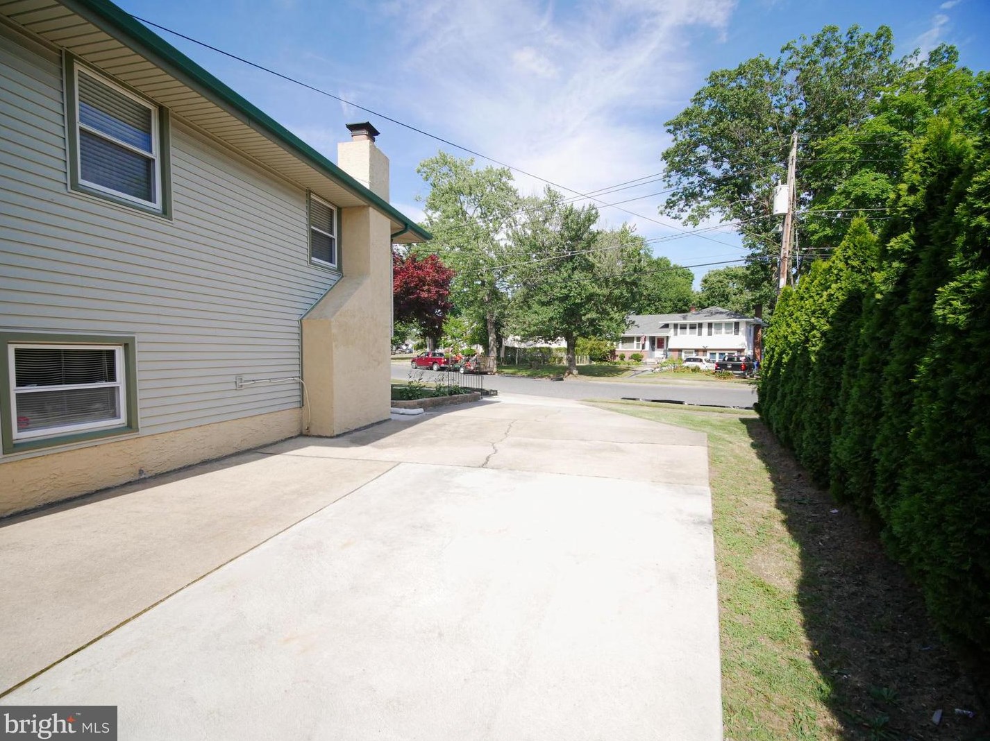 50 Holly Dr, West Deptford NJ  08096-3317 exterior