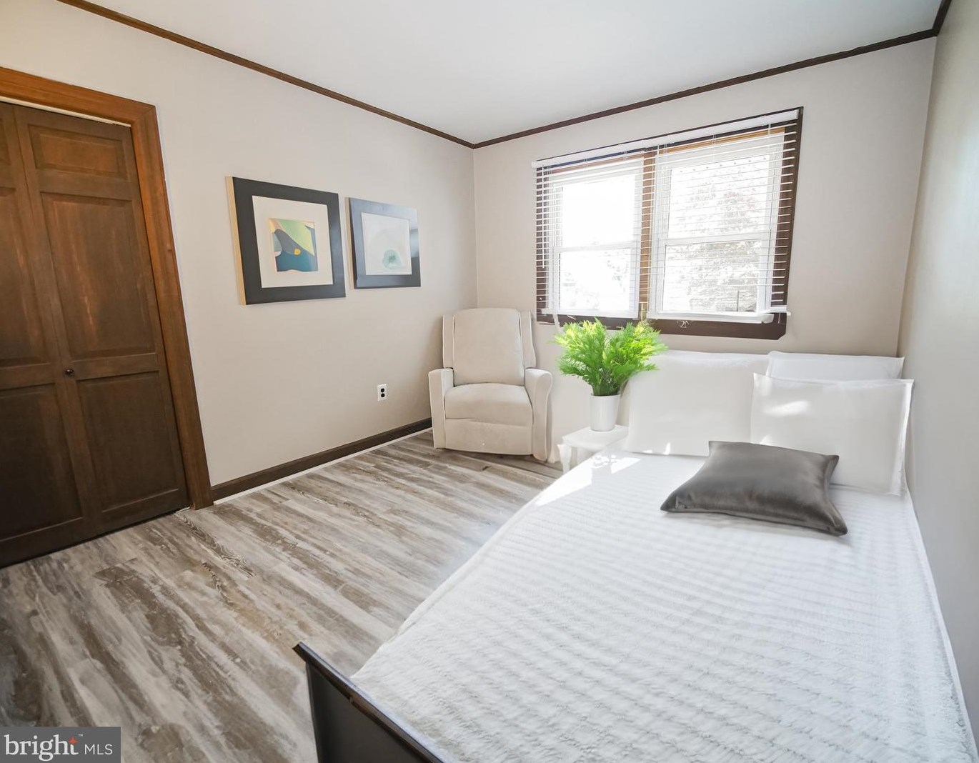 50 Holly Dr, West Deptford NJ  08096-3317 exterior