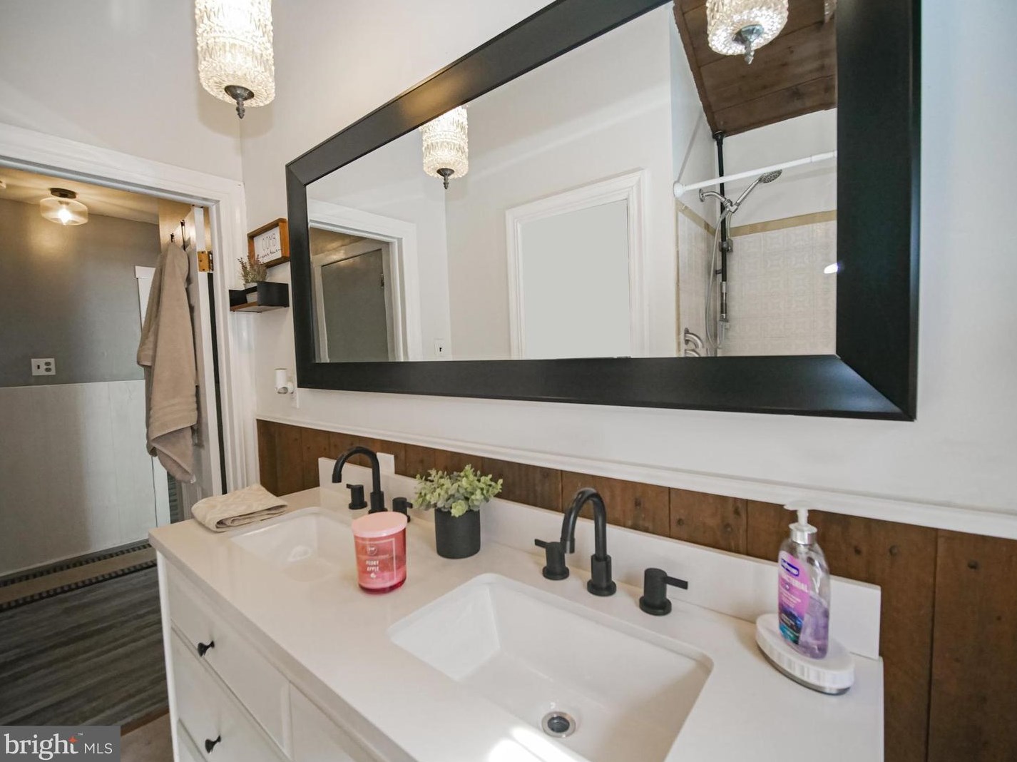 50 Holly Dr, West Deptford NJ  08096-3317 exterior