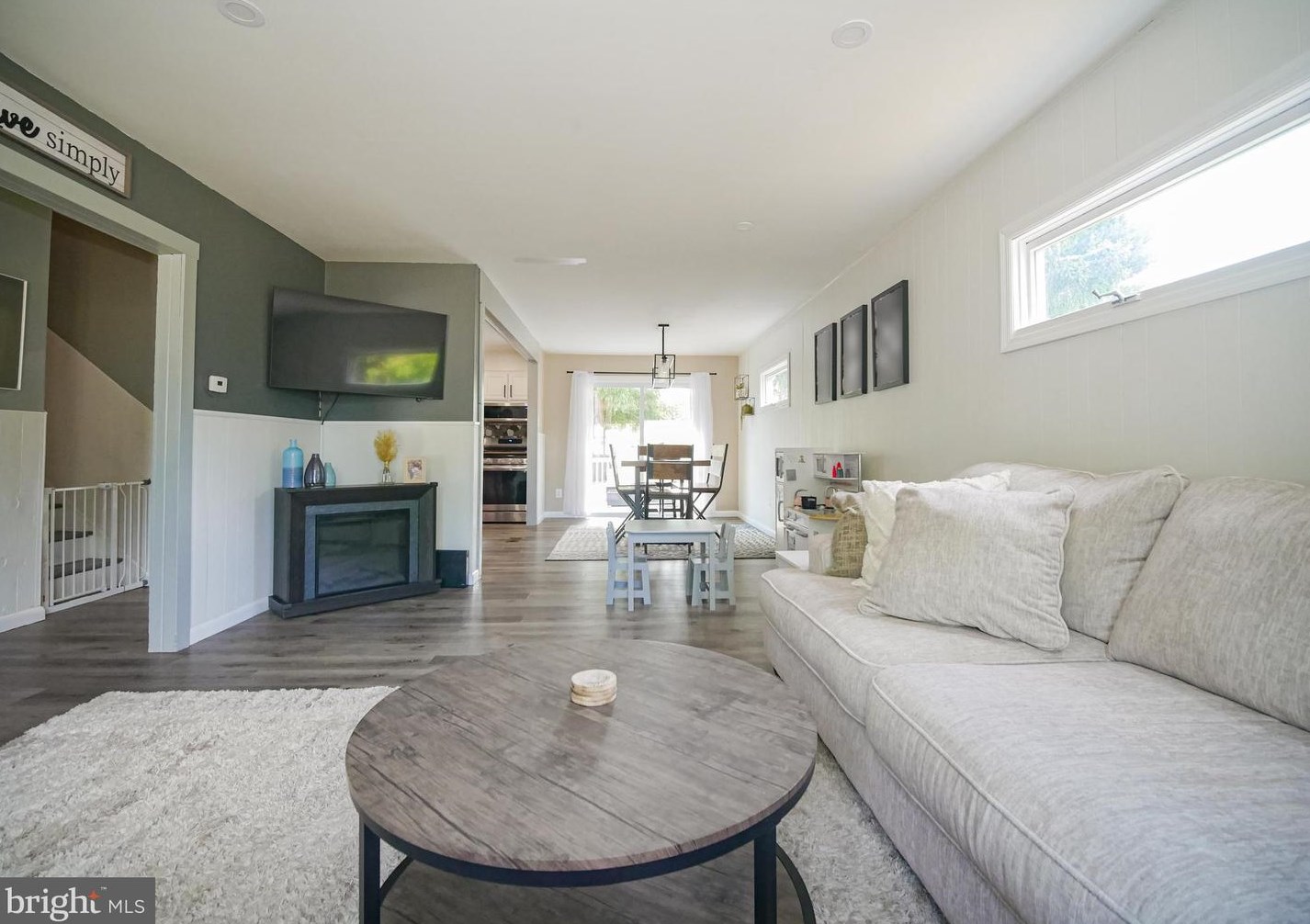 50 Holly Dr, West Deptford NJ  08096-3317 exterior