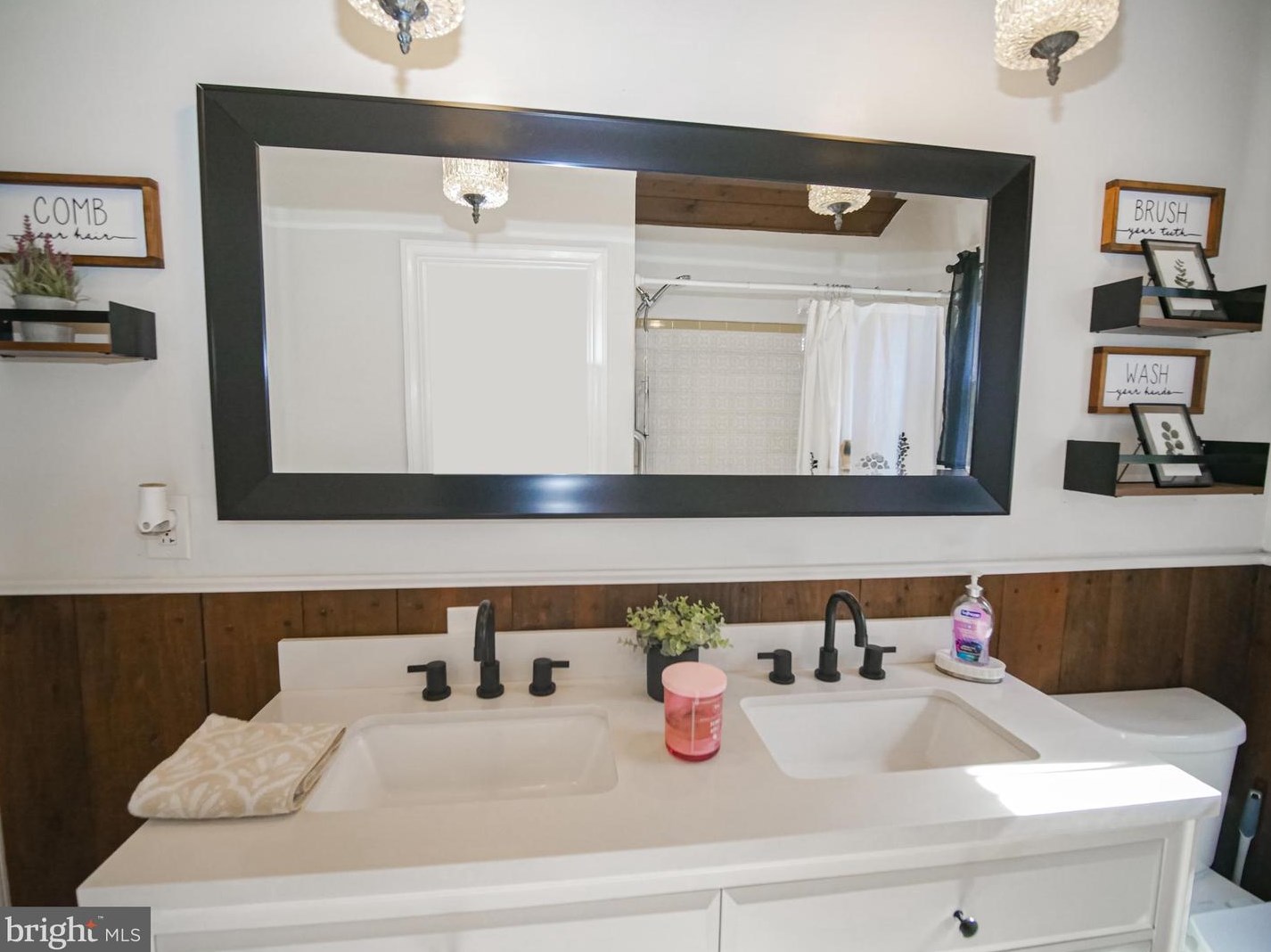 50 Holly Dr, West Deptford NJ  08096-3317 exterior