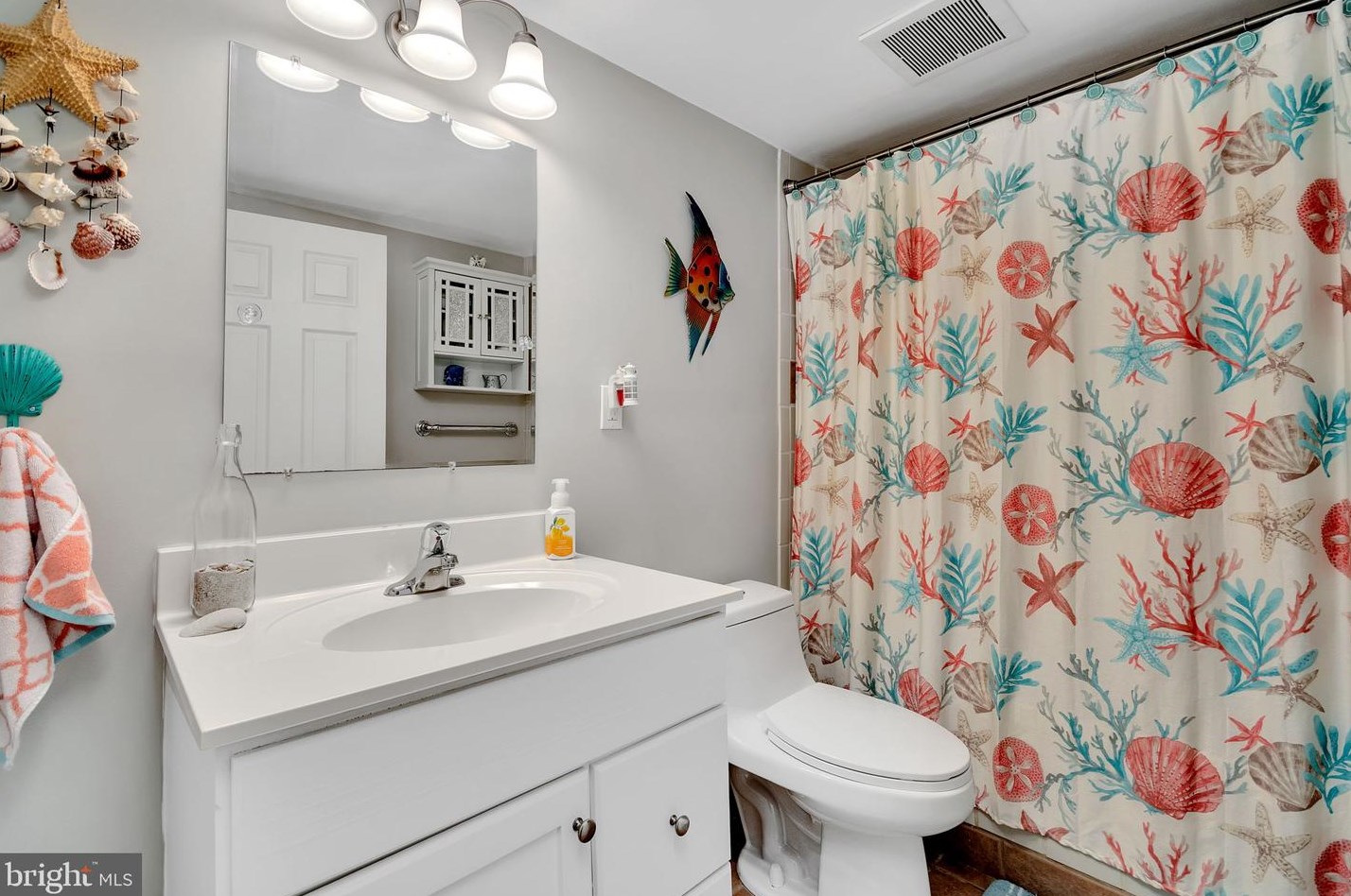 243 Evergreen Ave, West Deptford NJ  08051-1045 exterior