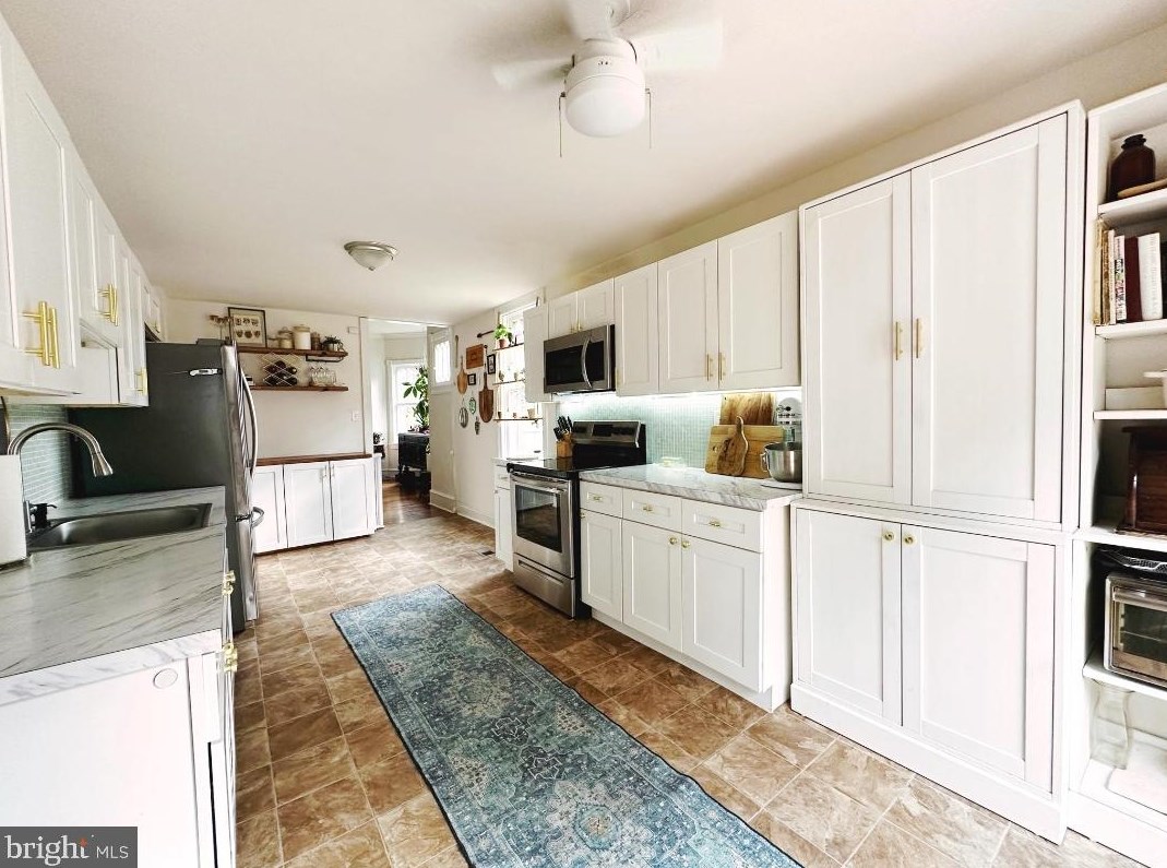 33 Walnut St, Clayton NJ  08312-1829 exterior