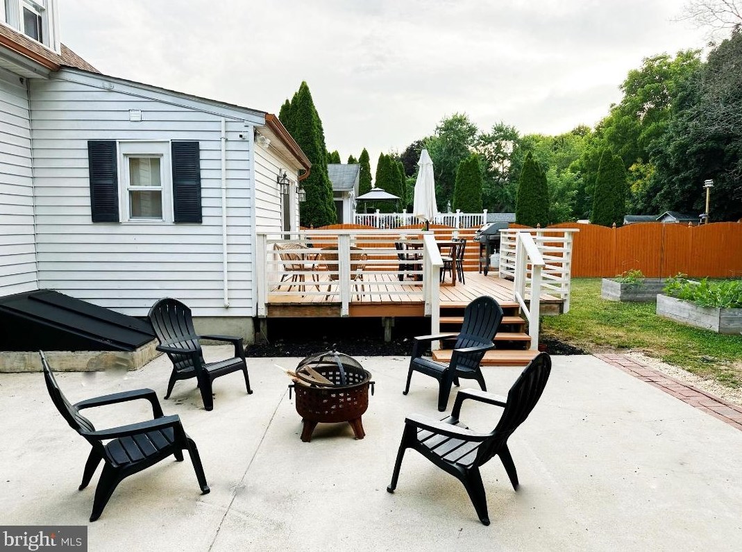 33 Walnut St, Clayton NJ  08312-1829 exterior