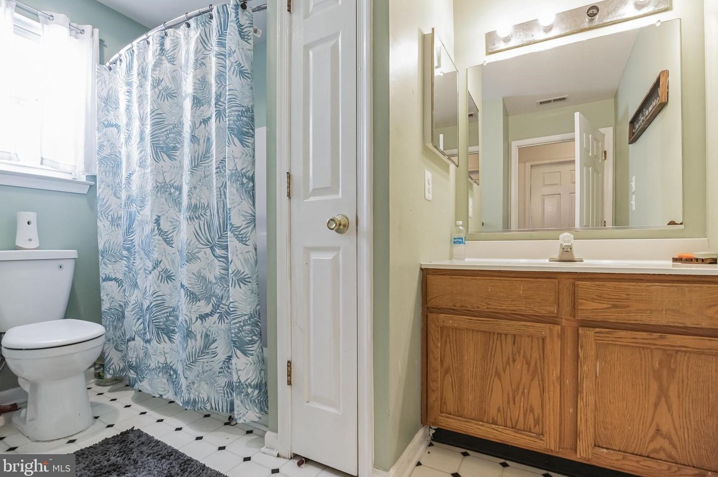 1314 Tristram Cir, West Deptford NJ  08051-2254 exterior