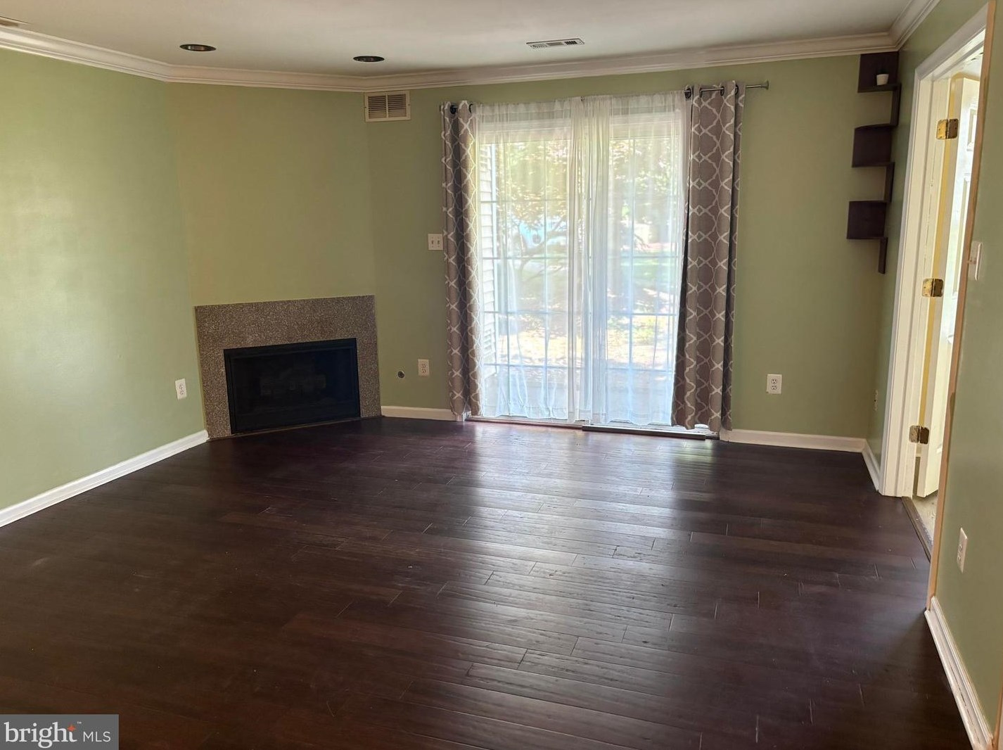 1370 Tristram Cir, West Deptford NJ  08051-2260 exterior