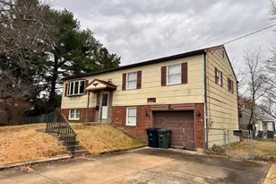 1051 Bradford Dr, Monroe Township, NJ 08094 - Photo 3