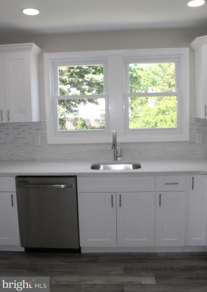 270 B St, Carneys Point Township NJ  08069-2324 exterior