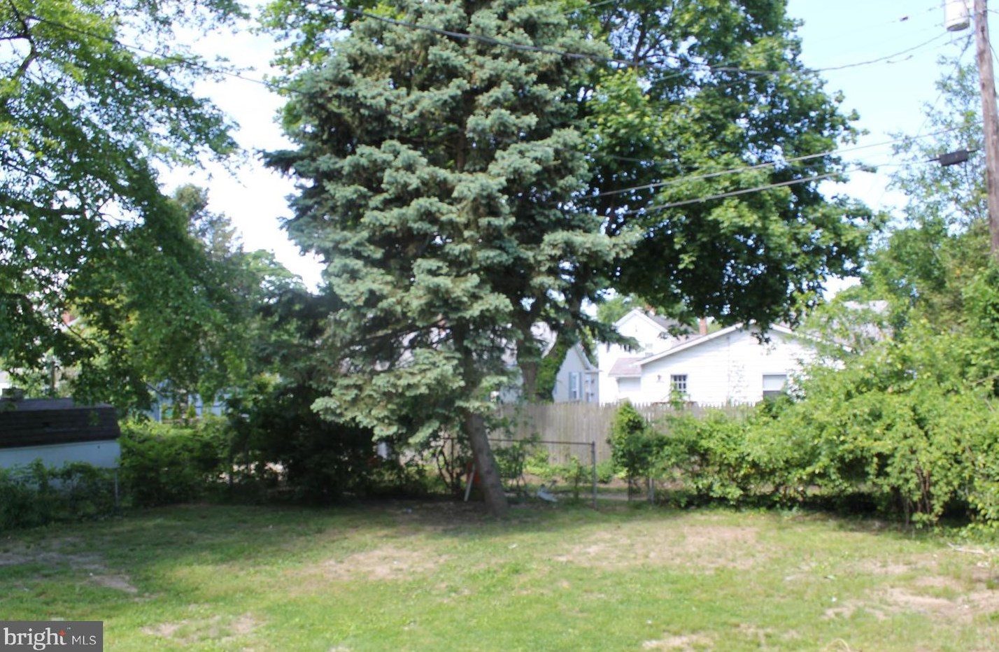 270 B St, Carneys Point Township NJ  08069-2324 exterior