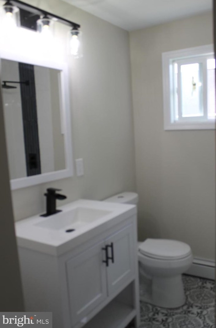 270 B St, Carneys Point Township NJ  08069-2324 exterior