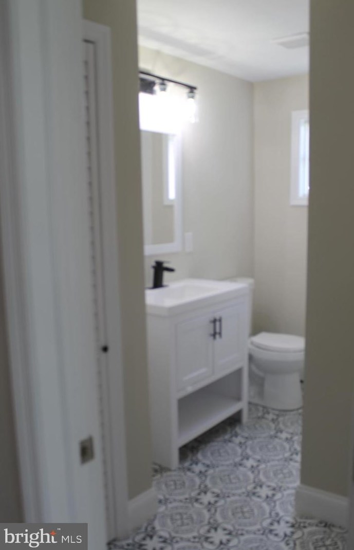 270 B St, Carneys Point Township NJ  08069-2324 exterior
