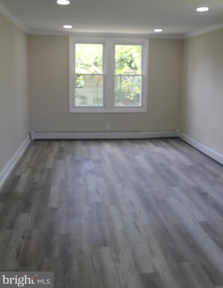 270 B St, Carneys Point Township NJ  08069-2324 exterior