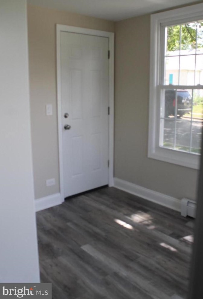 270 B St, Carneys Point Township NJ  08069-2324 exterior