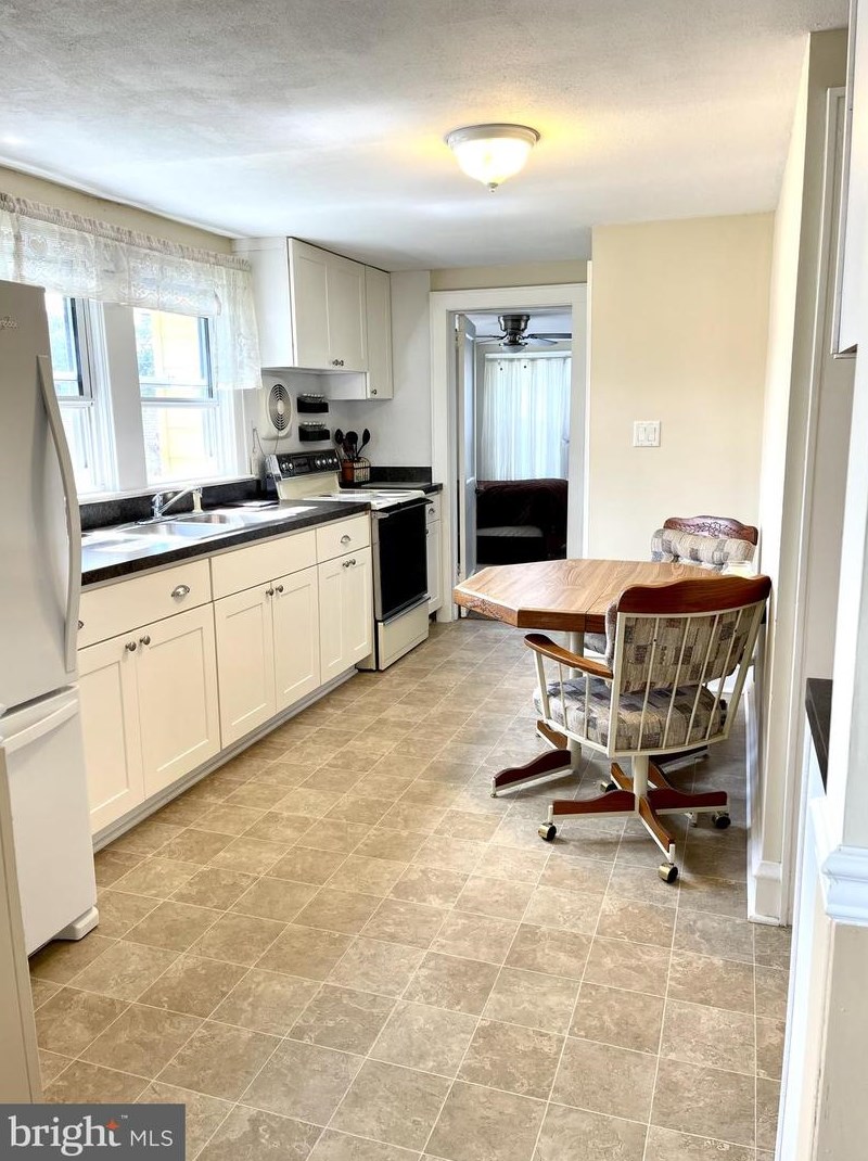 19 Harvard Rd, Pennsville NJ 08070-2974 exterior