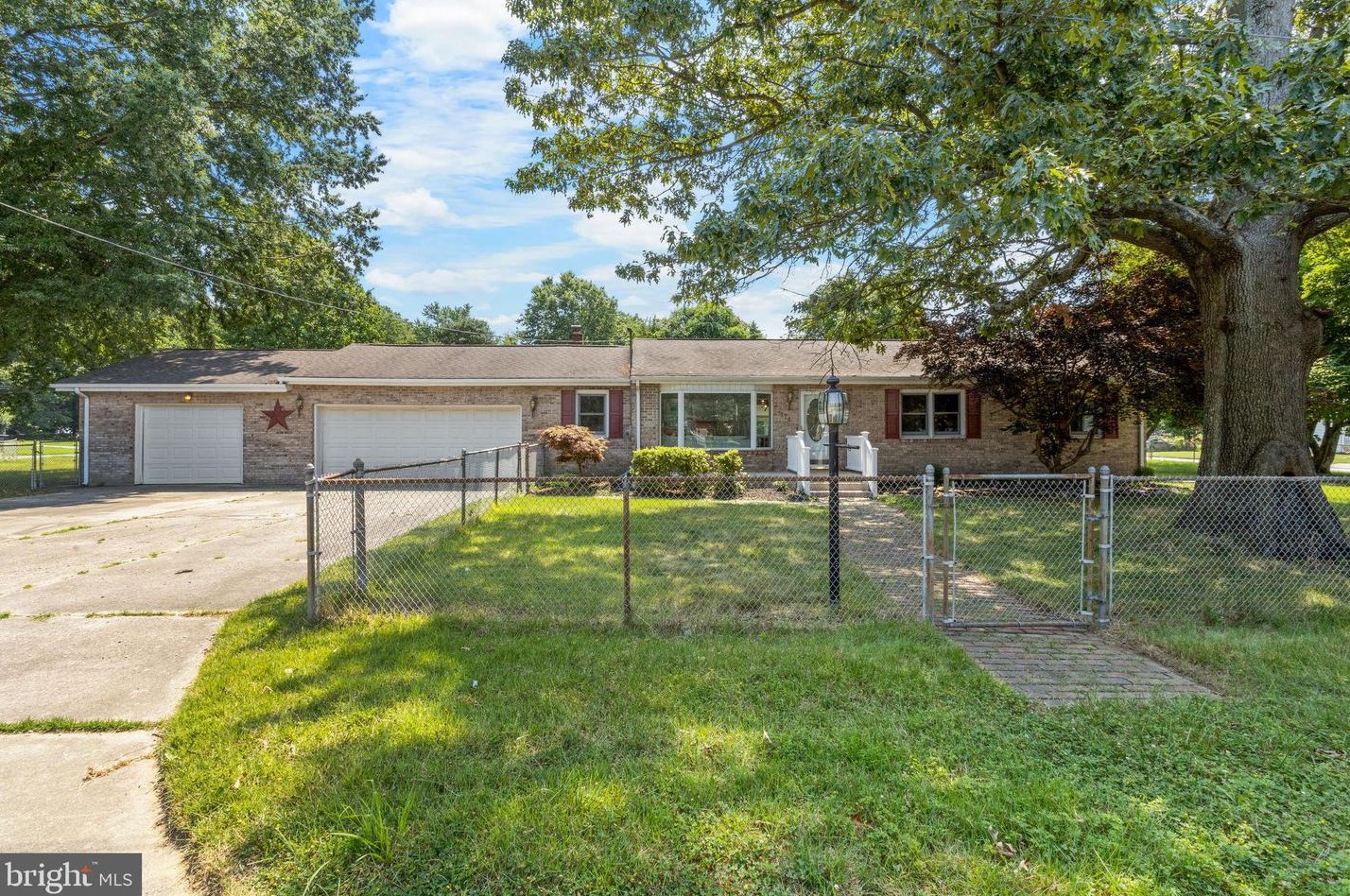 174 Morningside Dr, Pennsville NJ 08070-3046 exterior