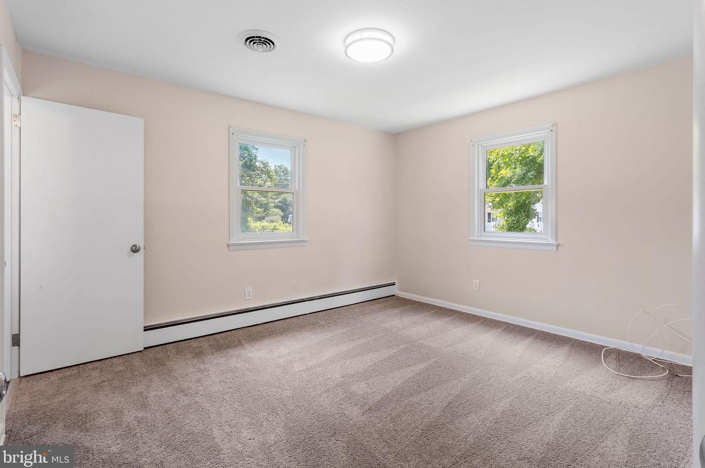 174 Morningside Dr, Pennsville NJ 08070-3046 exterior