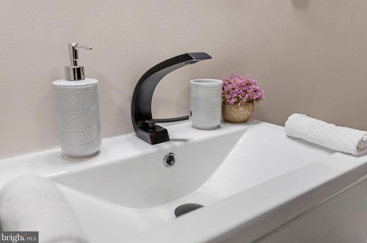 174 Morningside Dr, Pennsville NJ 08070-3046 exterior