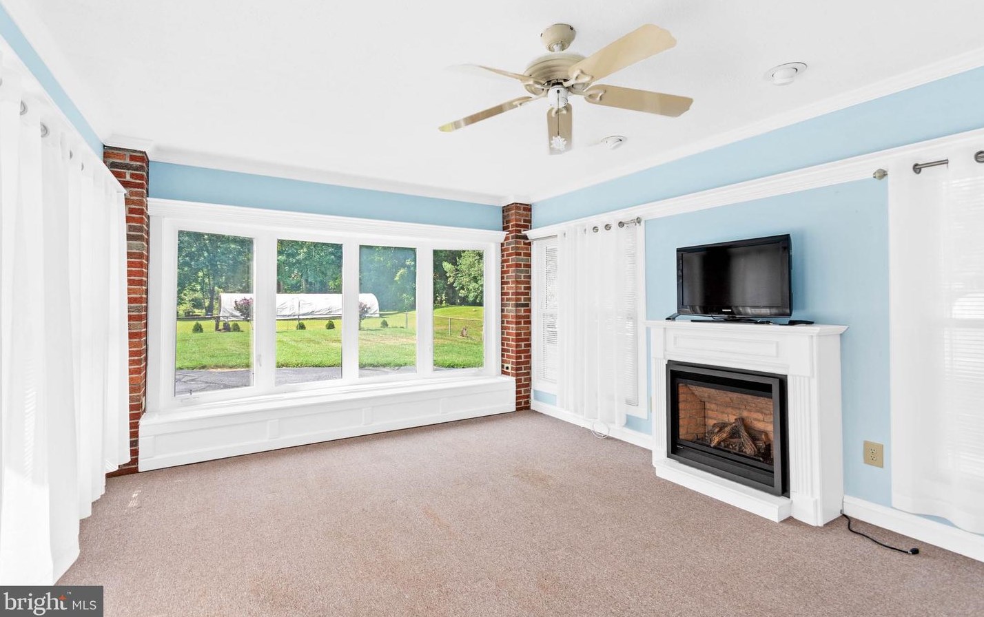 335 Pittsfield St, Pennsville NJ 08070-1924 exterior