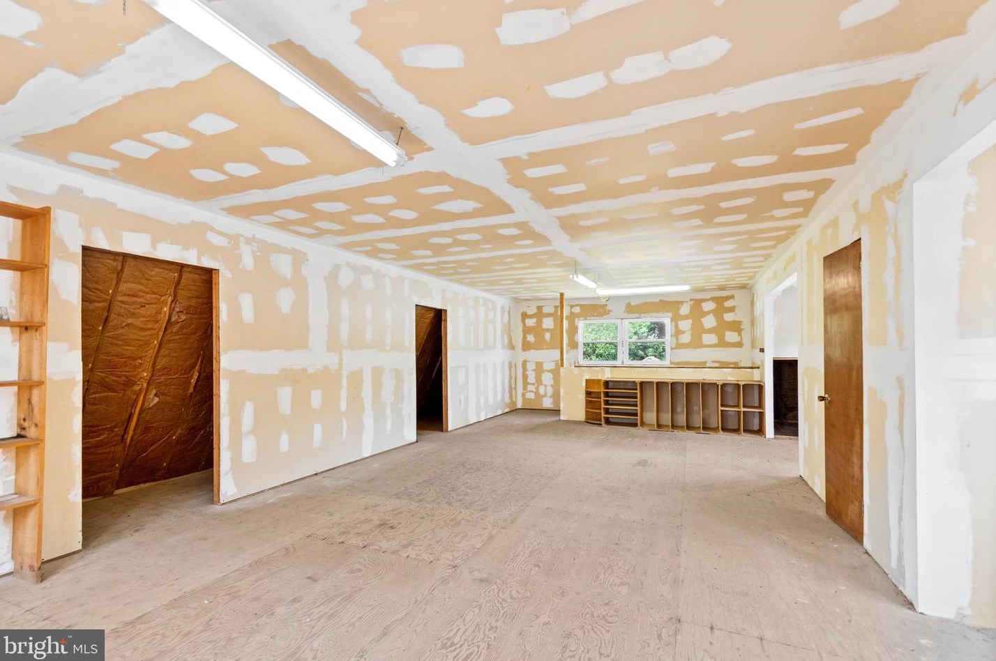 335 Pittsfield St, Pennsville NJ 08070-1924 exterior